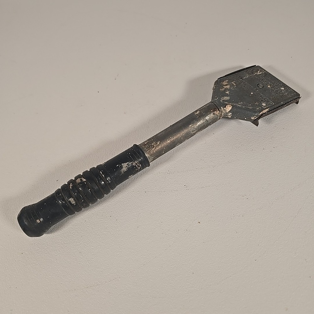 Vintage Red Devil No. 70 Wood/Paint/Ice Scraper